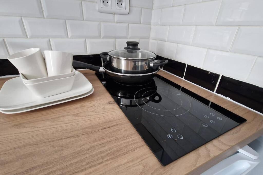 Appartement Hypercentre 301 +Wifi+Independant+ Cuisine Toilette Salle De Bain Privative Valenciennes Exterior photo