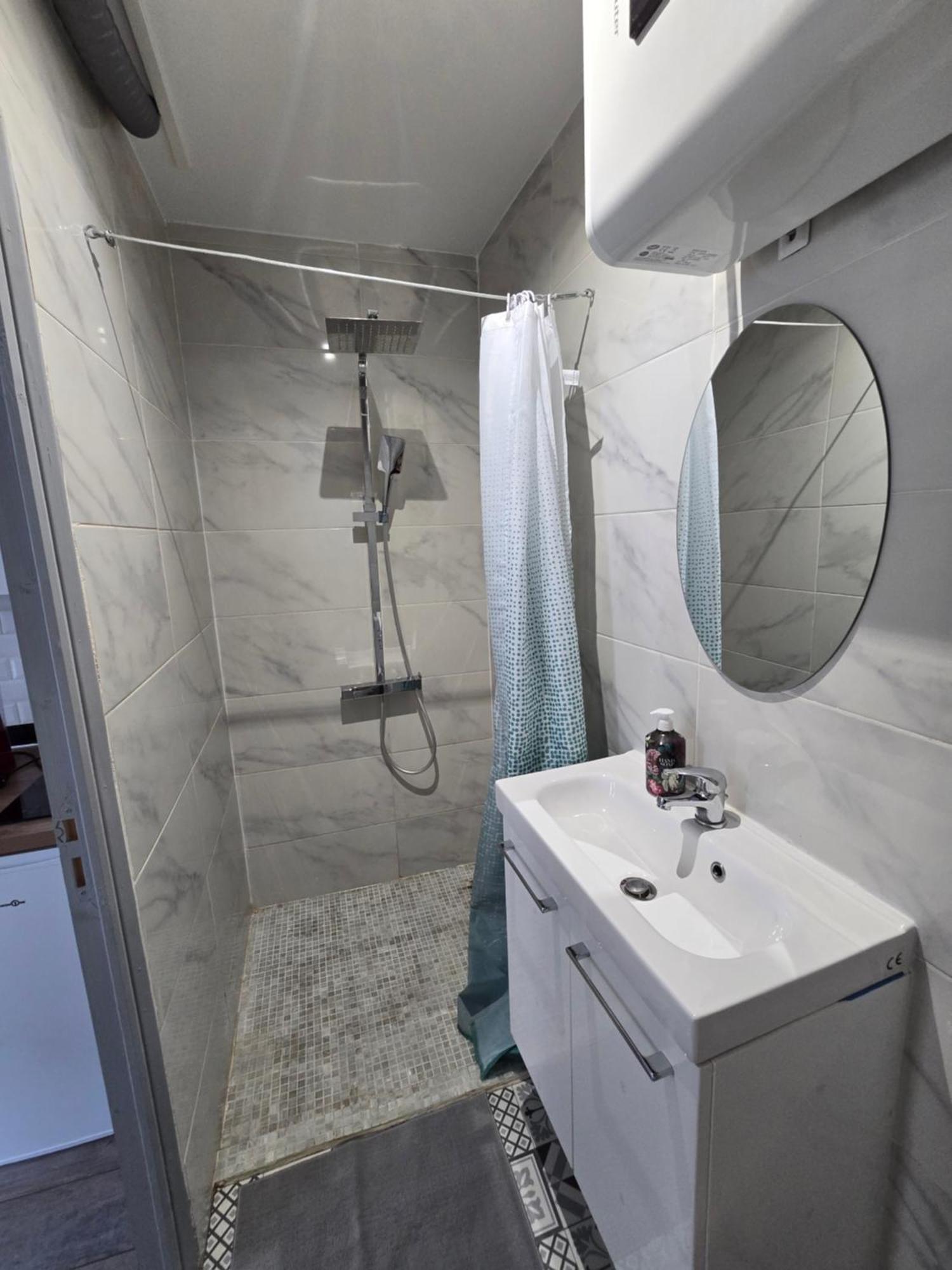 Appartement Hypercentre 301 +Wifi+Independant+ Cuisine Toilette Salle De Bain Privative Valenciennes Exterior photo